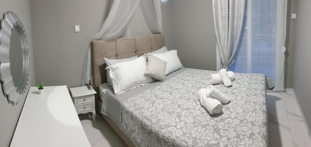 Diamond Lux Apartment PalaiónTsiflíkion المظهر الخارجي الصورة